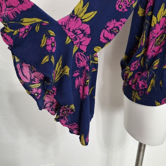 Express Blue Pink Floral Dark Cottagecore Romantic Bell Sleeves Blouse Size L - Picture 10 of 13